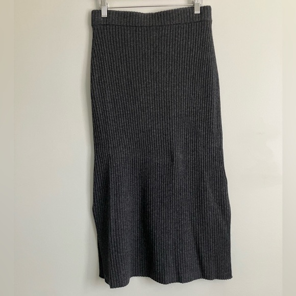 HUGO BOSS Charcoal Grey Ribbed Wool and Cashmere Blend MIDI Skirt Size M NWT - Picture 8 of 15